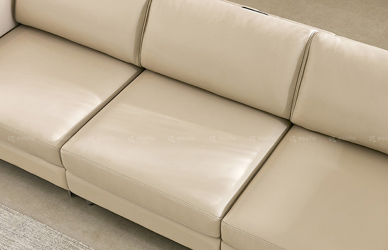 Bề mặt đệm sofa da màu kem E50